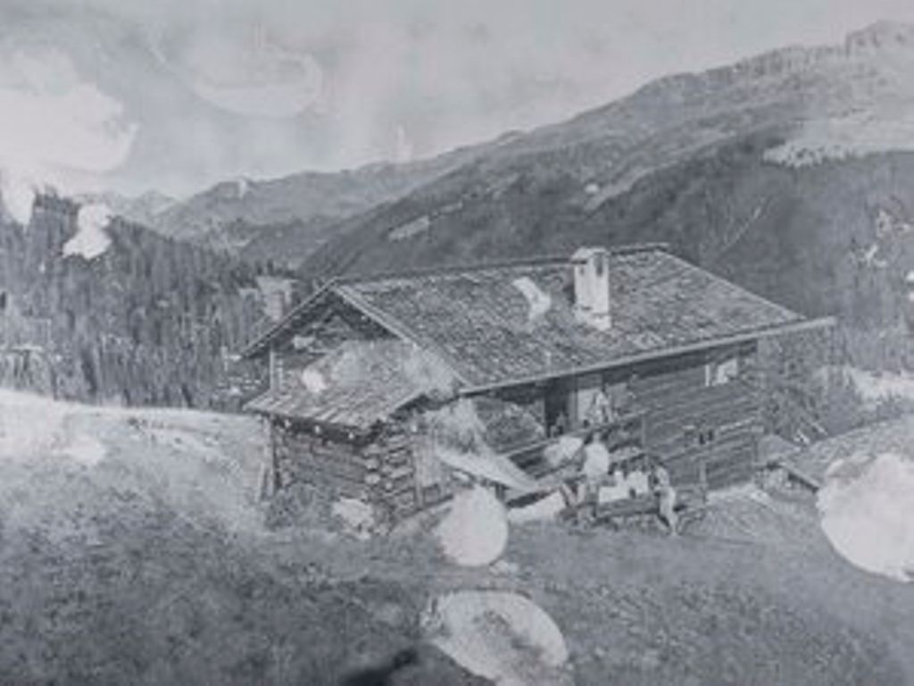 'Retrace (Cabin)', 2016, ett konstverk av Tomas Lundgren