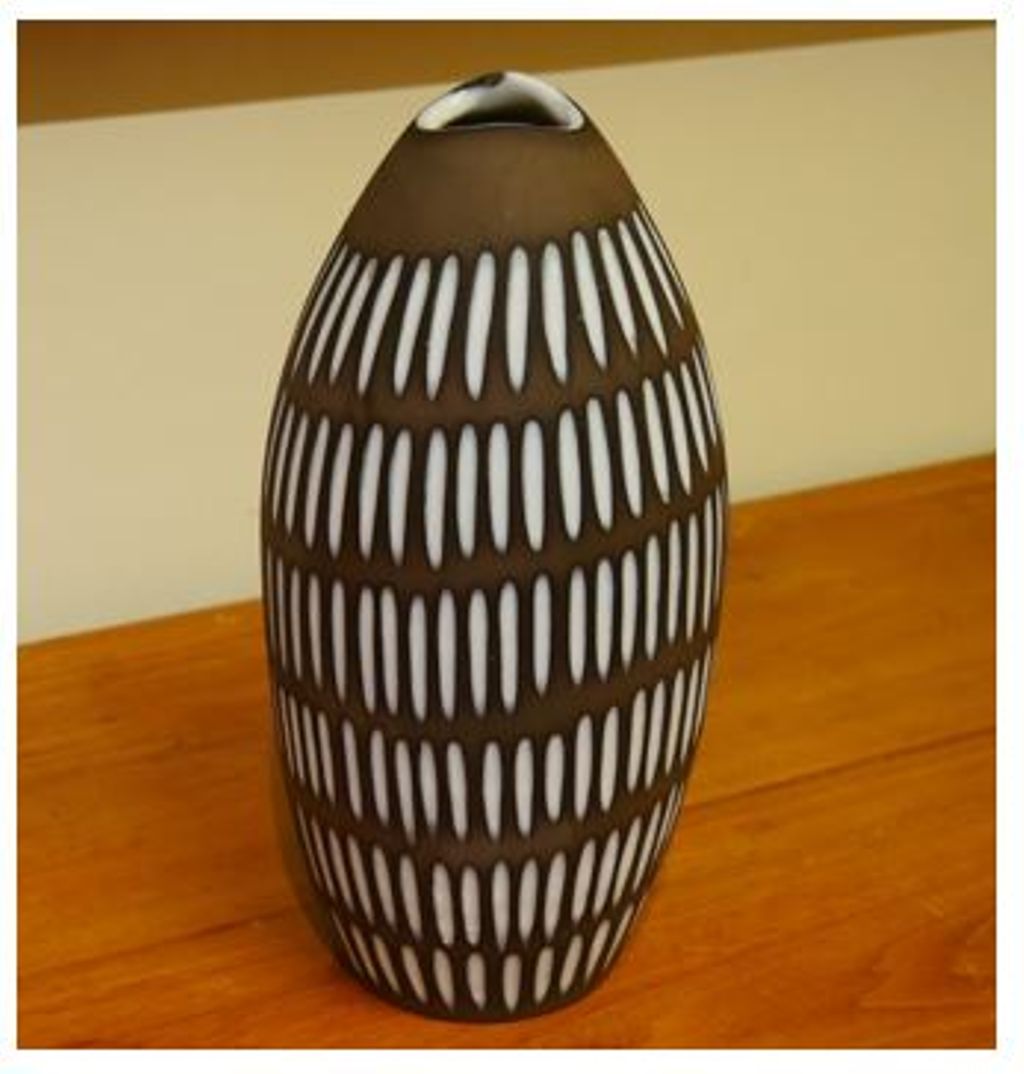 'Vas Upsala-Ekeby, "negro"', ett konstverk av Ingrid Atterberg