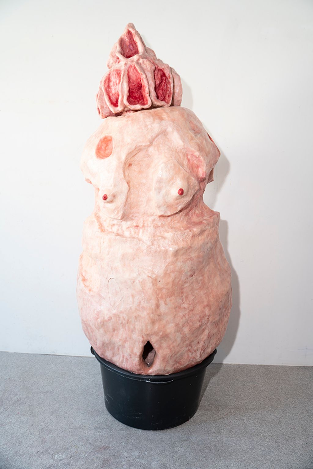 'Mor', 2020, ett konstverk av Andreas Kauppi