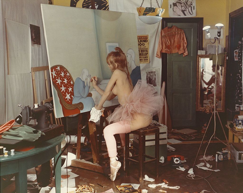 'Produktionsbild från inspelningen av filmen Hallo Baby', 1976, ett konstverk av Marie-Louise Ekman