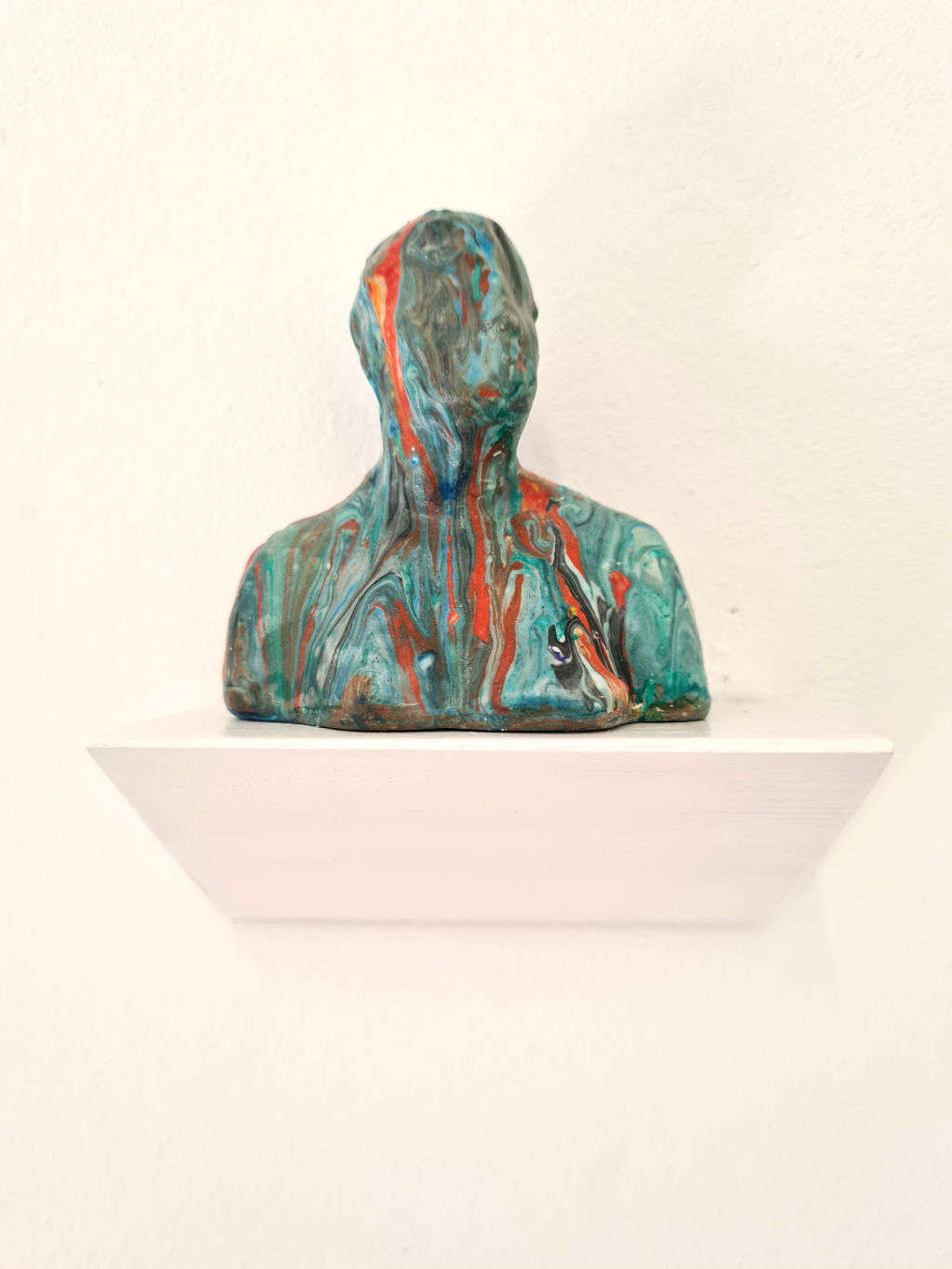 'Kvinnoporträtt IX.', 2022, ett konstverk av Pia Hedström