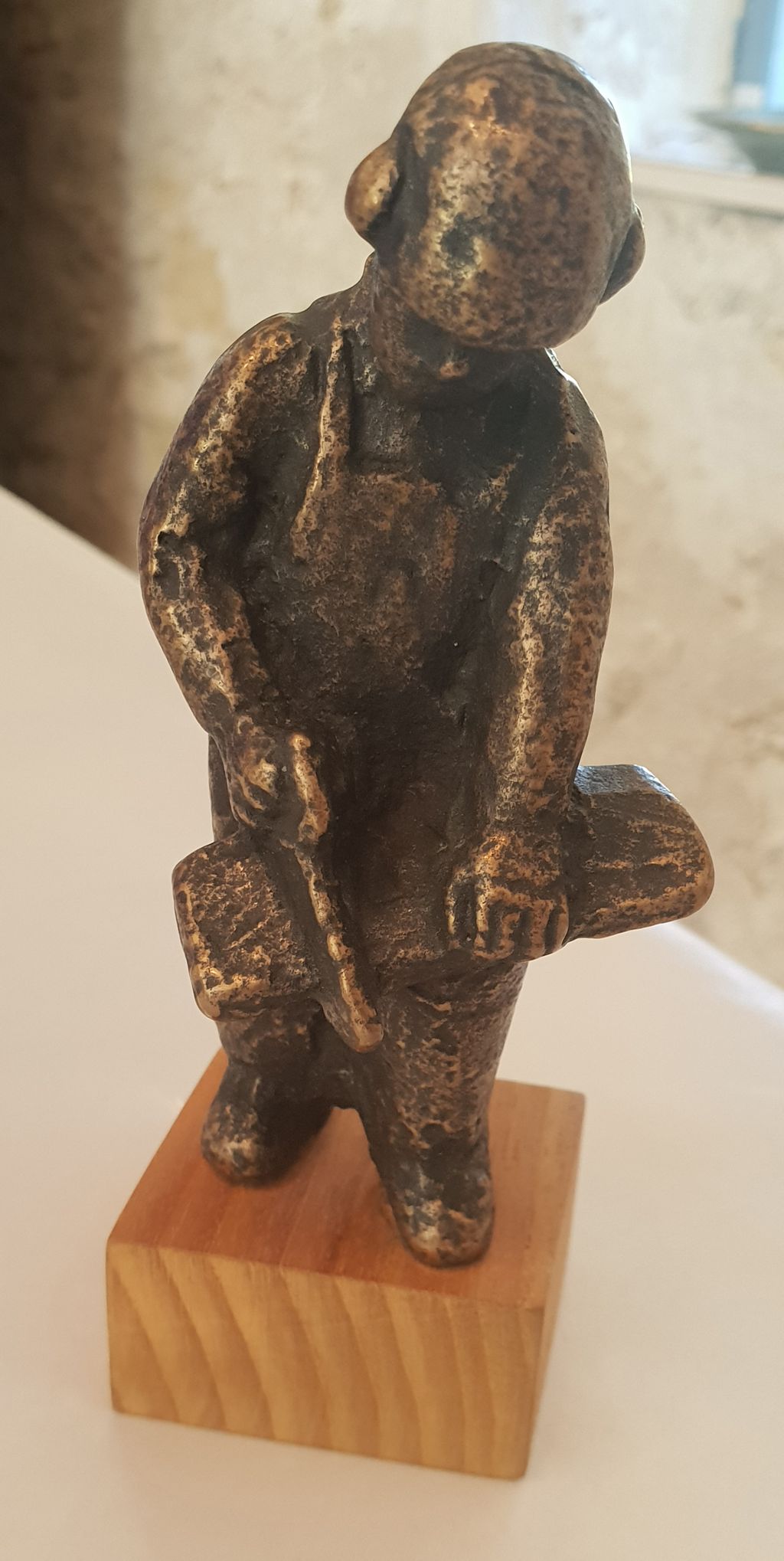 'Man med såg', ett konstverk av Sven Lundqvist