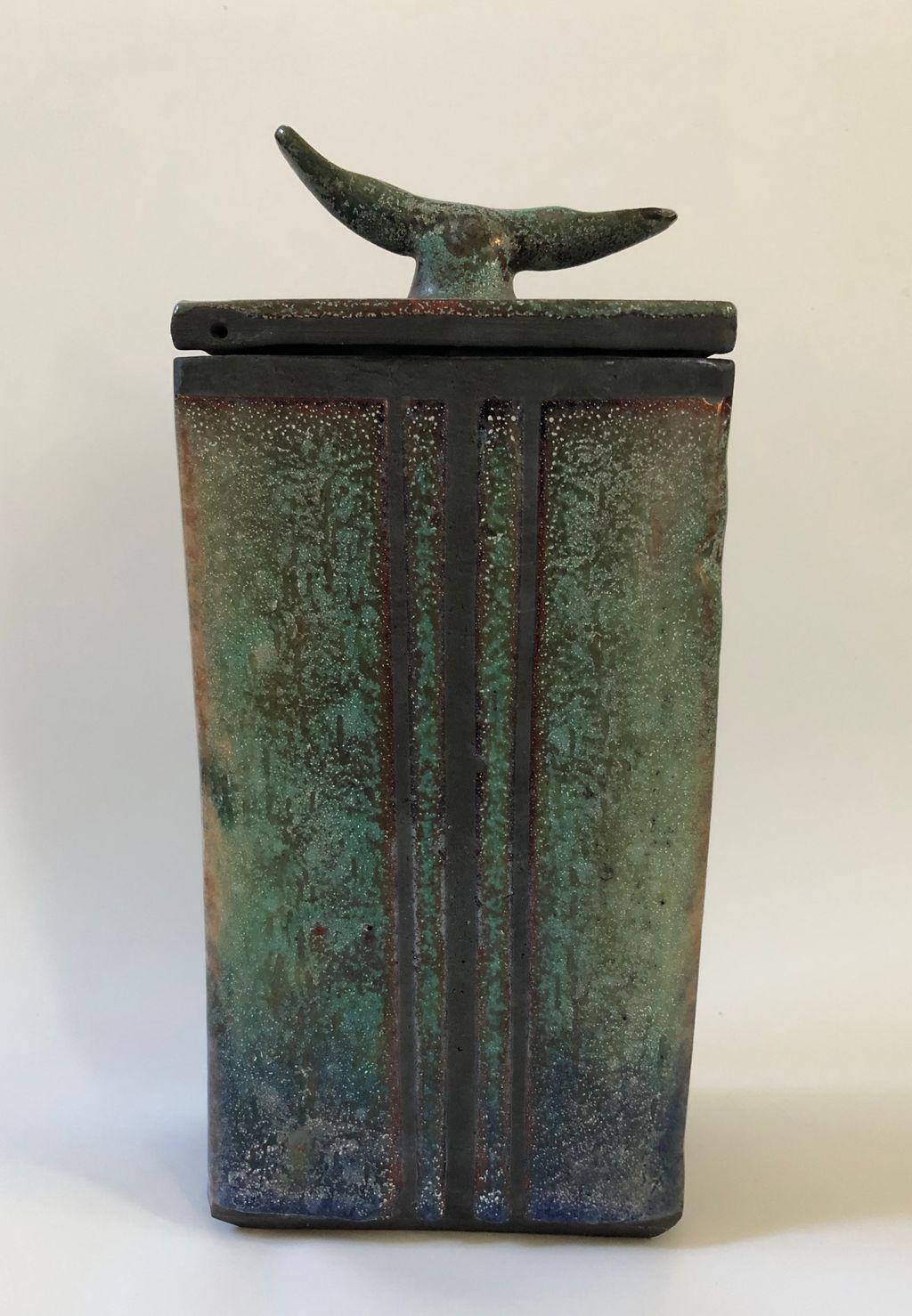 'Rakubox', ett konstverk av Dan Leonette