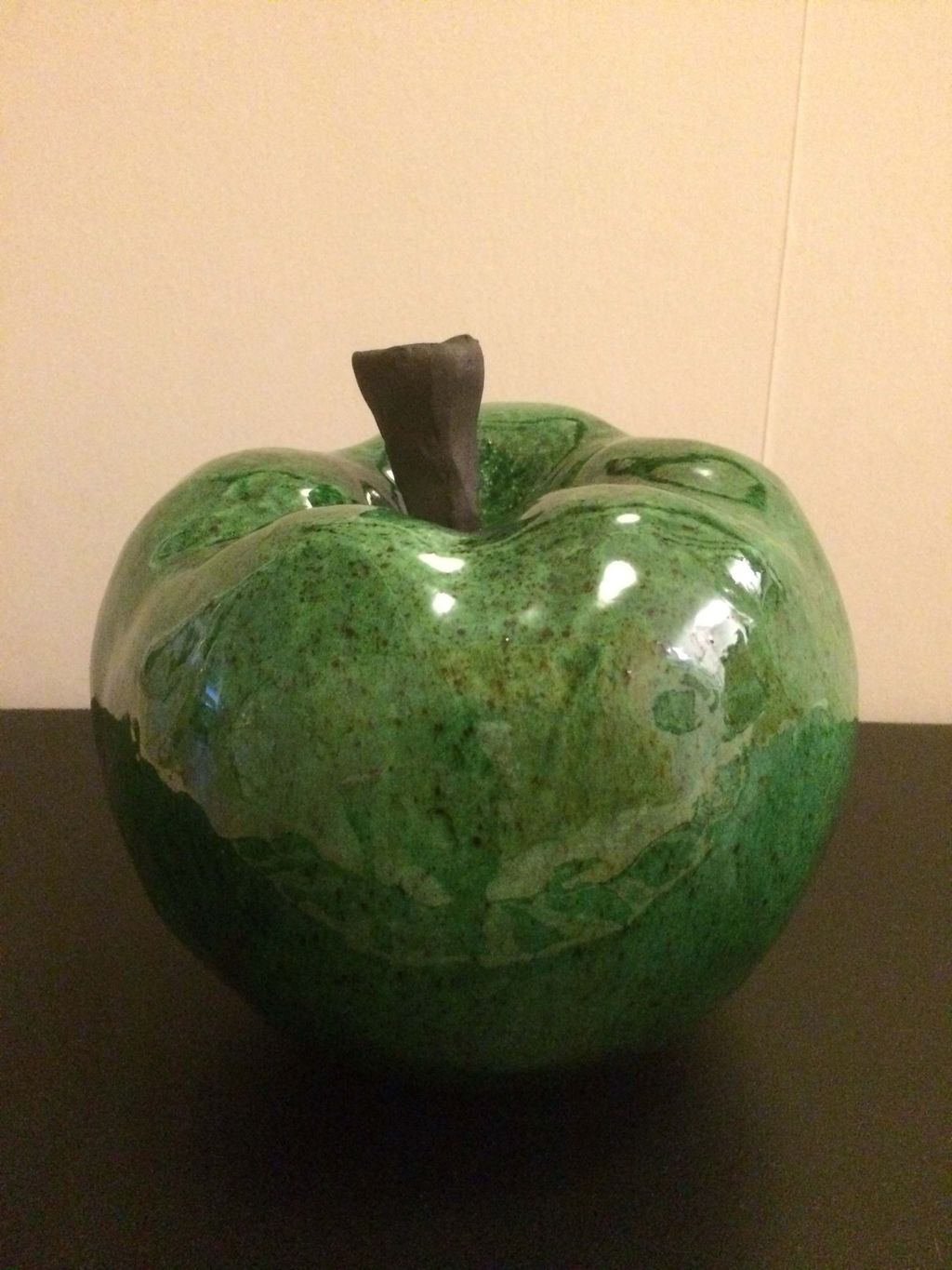 'Äpple', ett konstverk av Ulla Ahlby