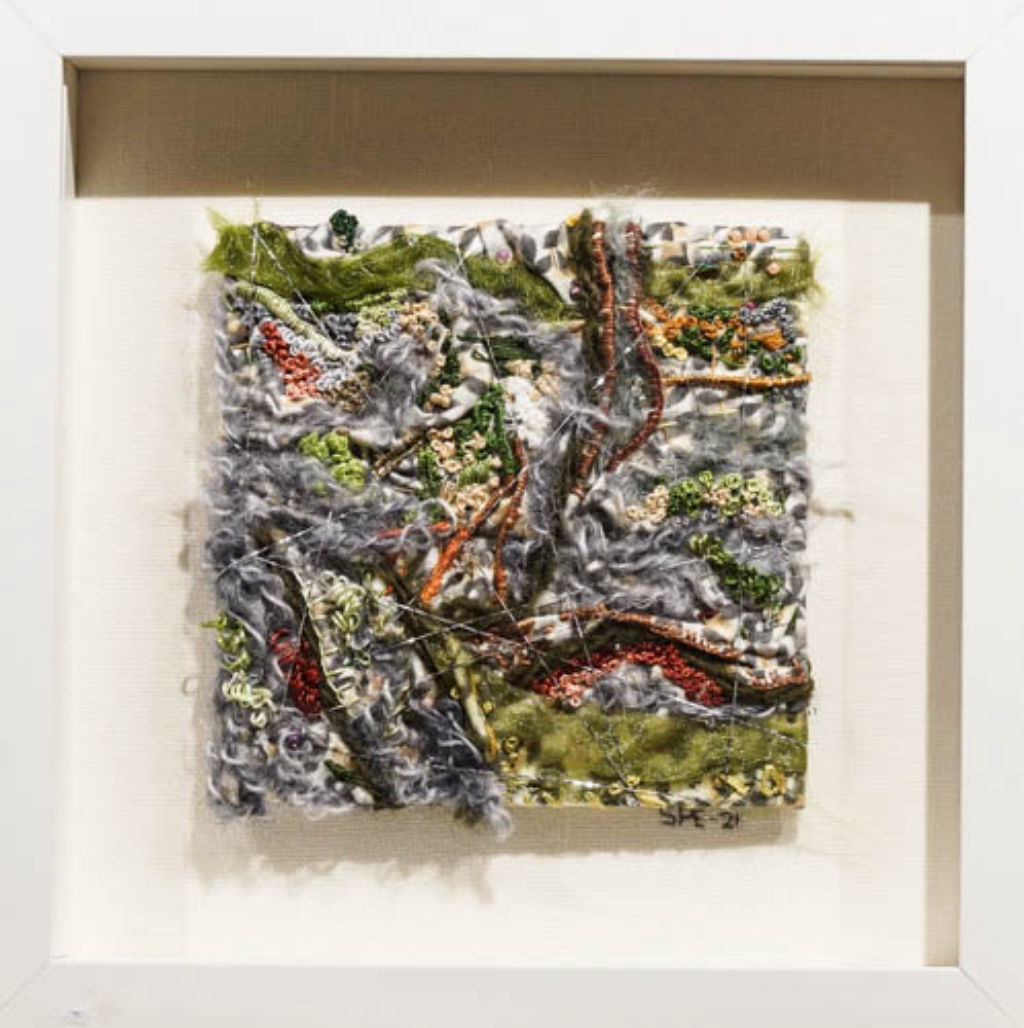 '28. Mossa/mylla, textil 25x25', ett konstverk av Solveig Person Eklund