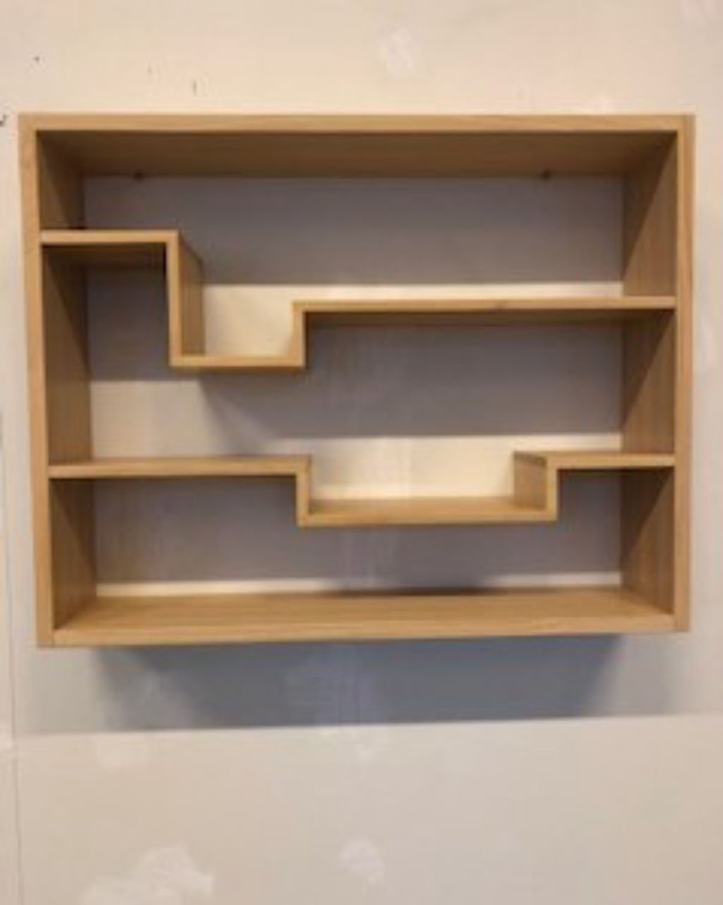 'Hylla i trä 50x70 cm', ett konstverk av Stefan Forsberg