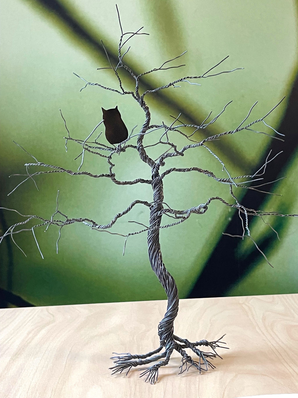 'Ugglan i trädet (vinnare Alexandra Sterner)', 2022, ett konstverk av Mike Bergström