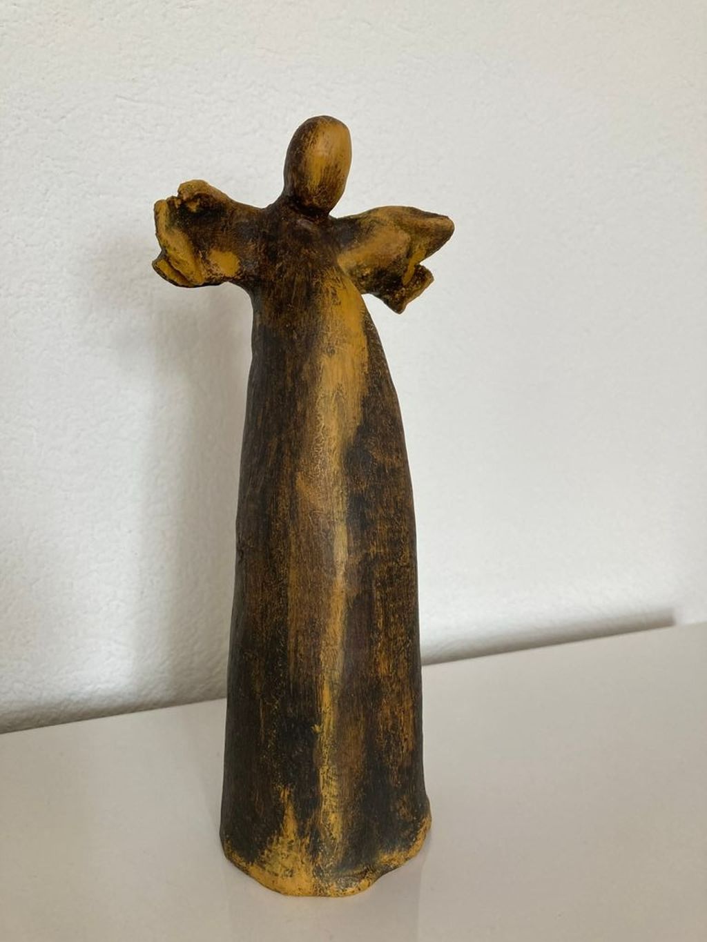 'Gul ängel', ett konstverk av Eva Östberg