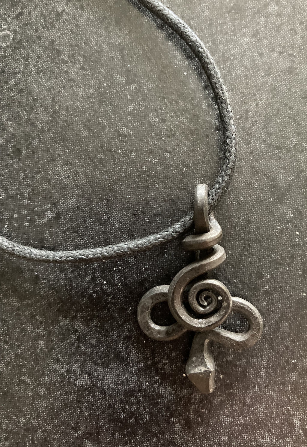 'Halsband', ett konstverk av Therese Engdahl