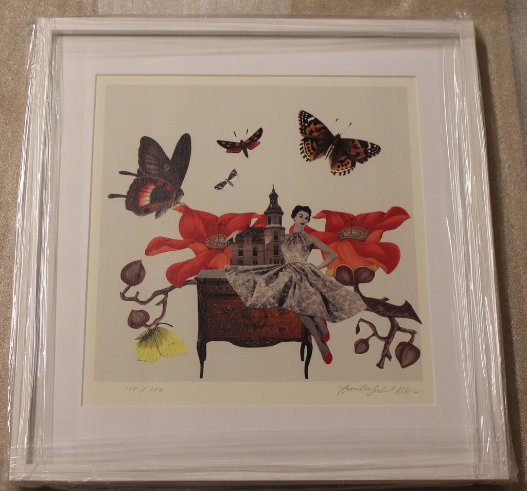 '5. Red shoes', ett konstverk av Emilia Snövit Kikic