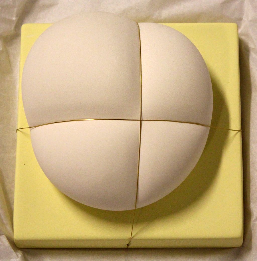 '18. Väggtavla', ett konstverk av Hisako Mizuno Jonsson