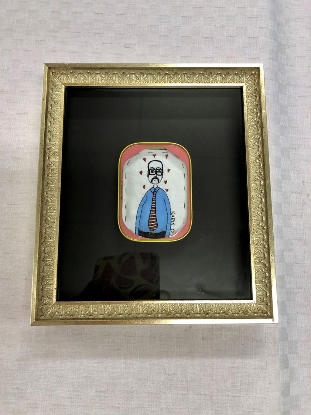 'Kärleken i en liten ask', ett konstverk av Karin Olsson