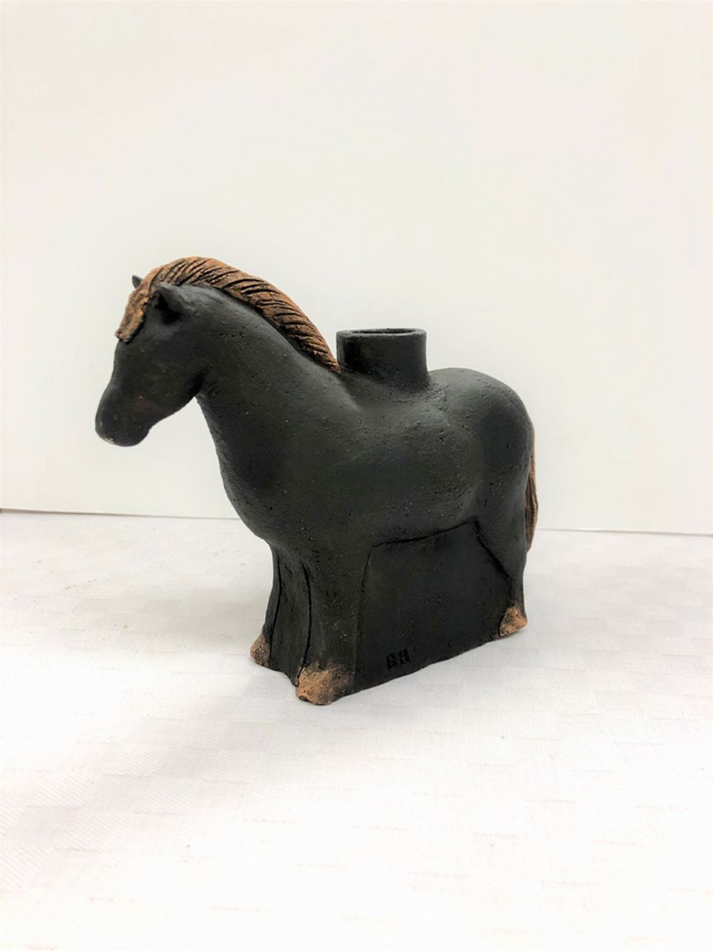 'Ljusstake Häst', ett konstverk av Gun Haglund