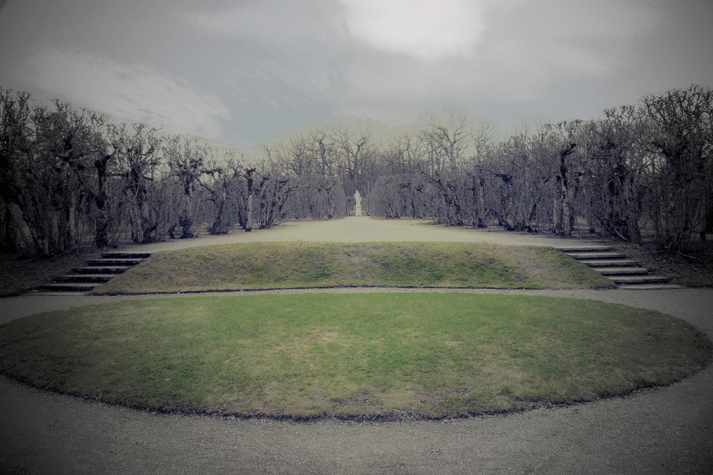 'Scenanvisning, Drottningholms parkteater', 2019, ett konstverk av Åsa Andersson Broms