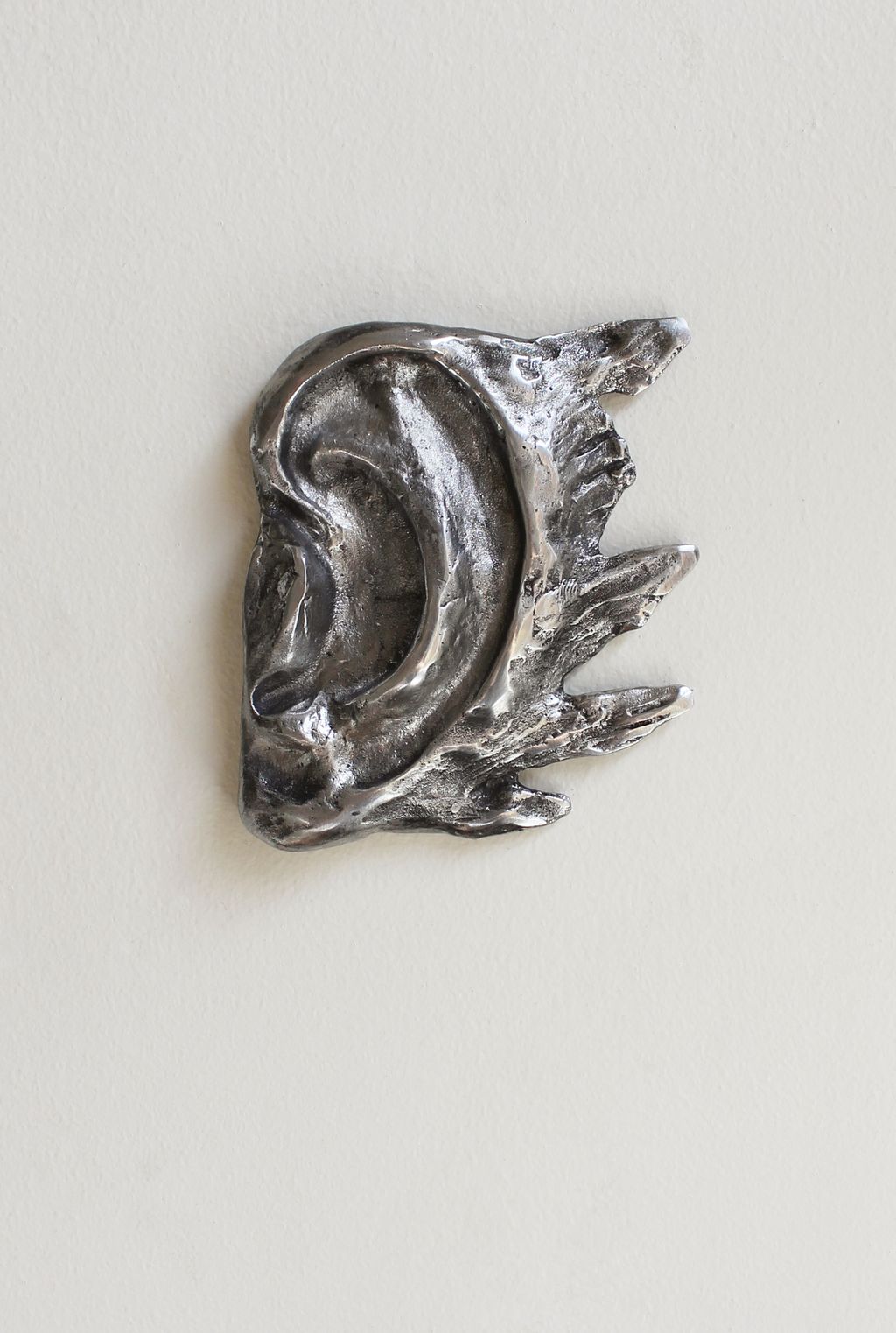'The Secret Holder', 2019, ett konstverk av Sophi Vejrich