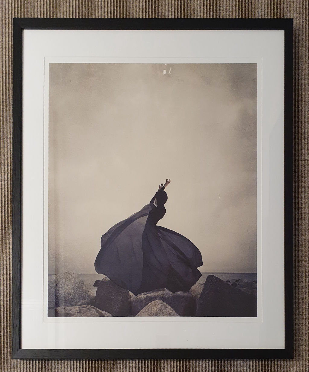 'Black Dress', ett konstverk av Kylli Sparre
