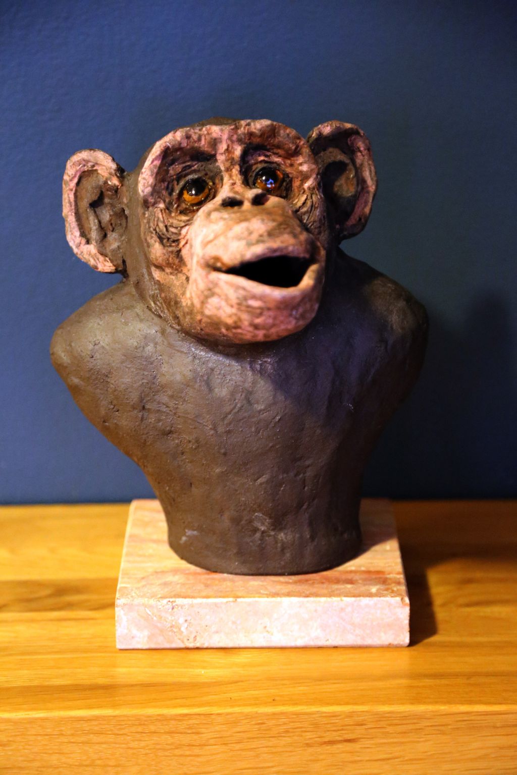 'Apa', 2021, ett konstverk av Margareta Lewkowicz