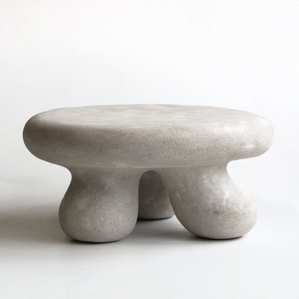 '22-21. Trefotfat, skimmer', 2021, ett konstverk av Fredrik Persson