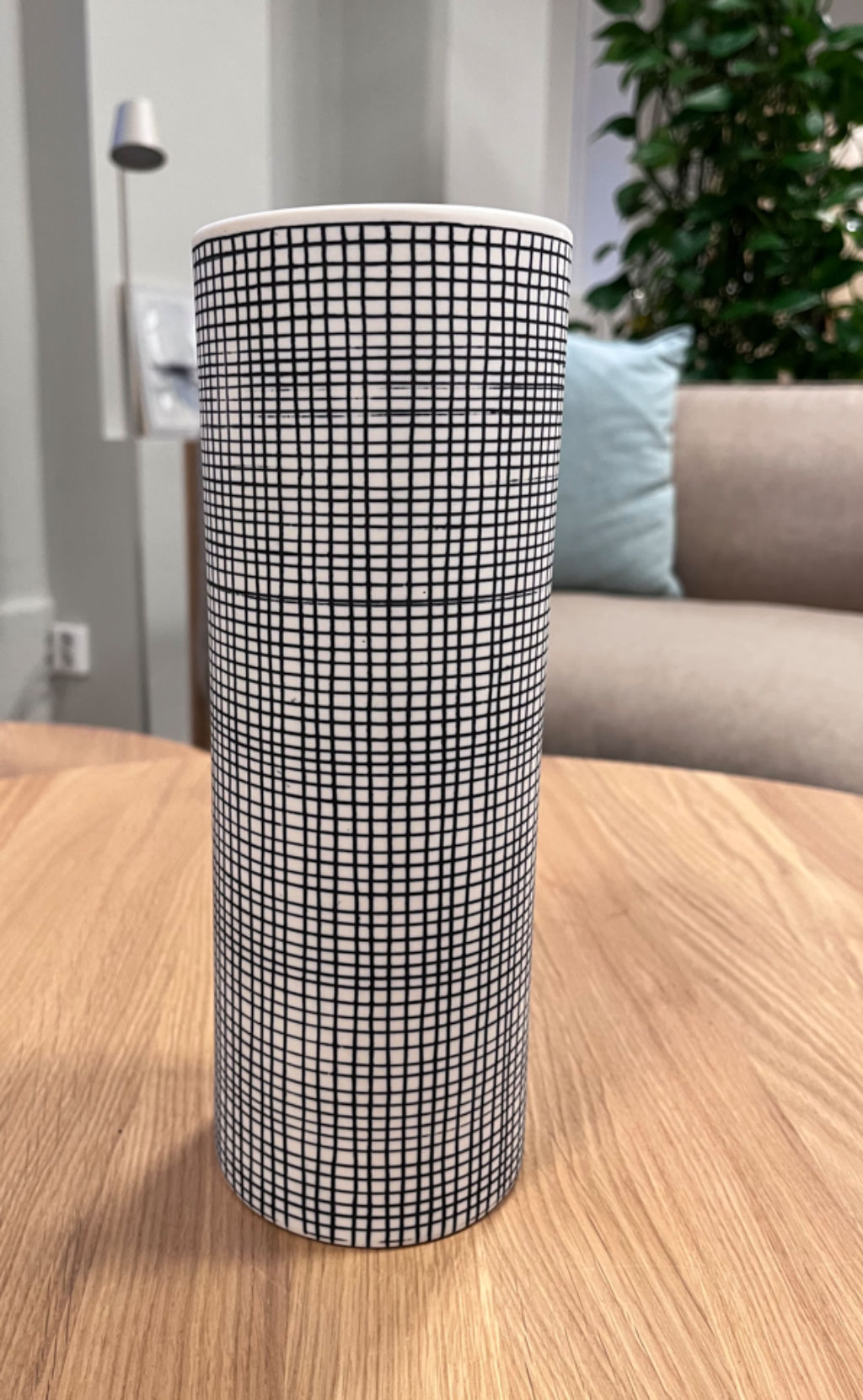 '22-22. Vas', ett konstverk av Okänd