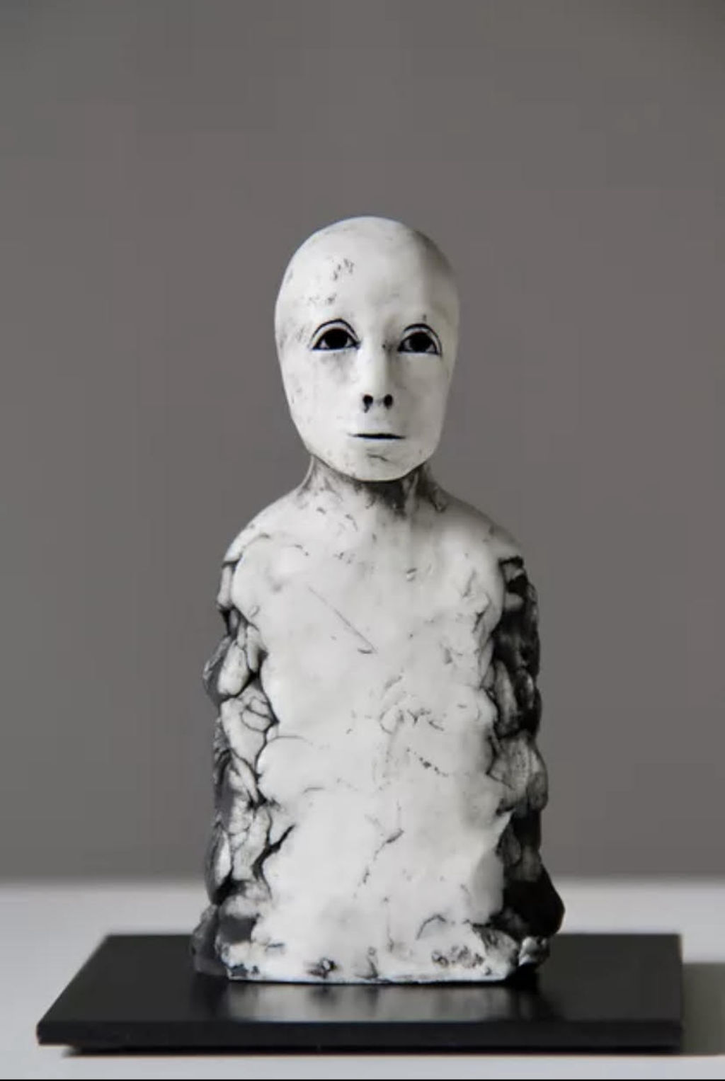 'Porslinslera "Existens"', ett konstverk av Ellen Lindström