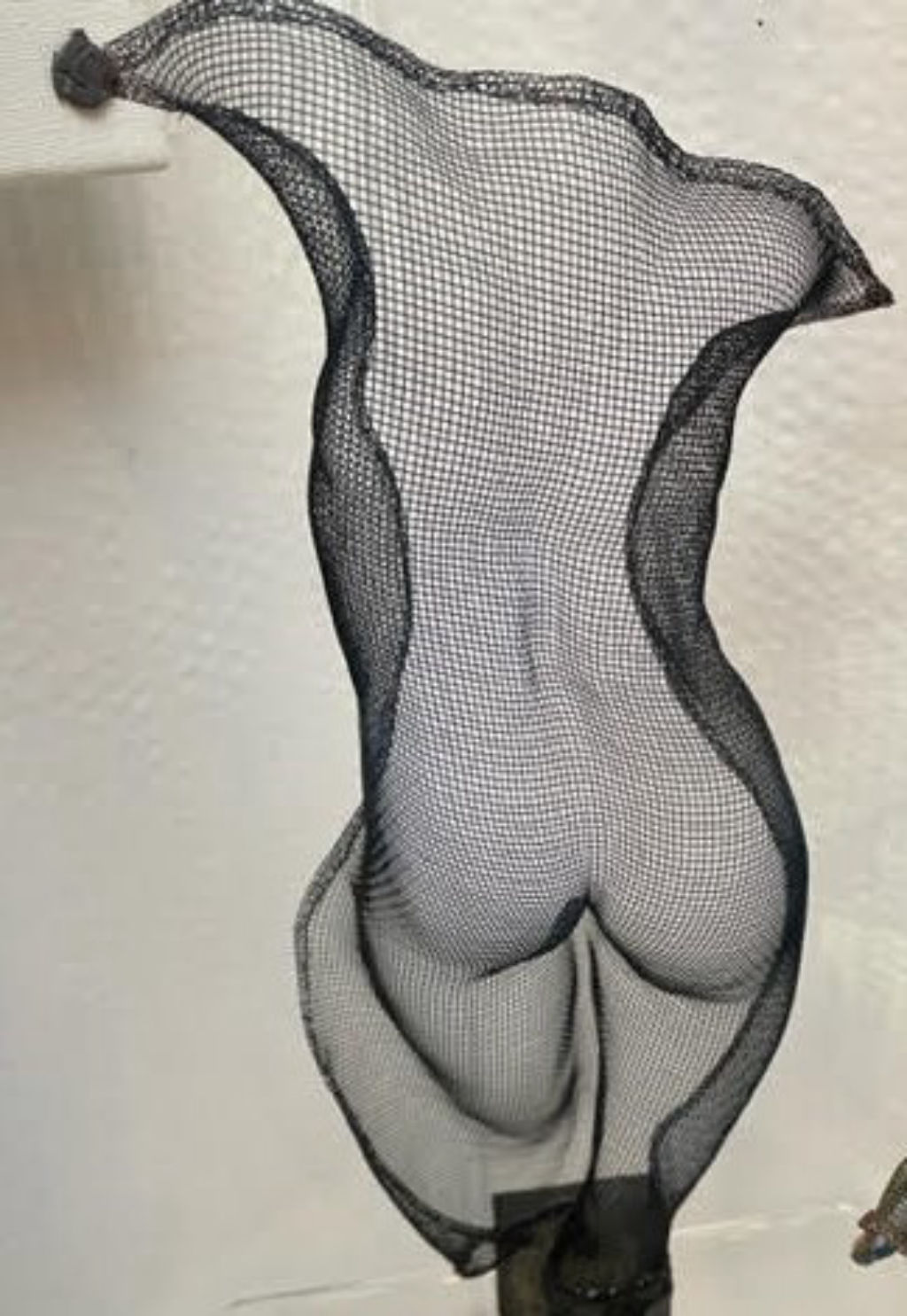 'Nätskulptur "Midnight"', ett konstverk av Lena Nilson