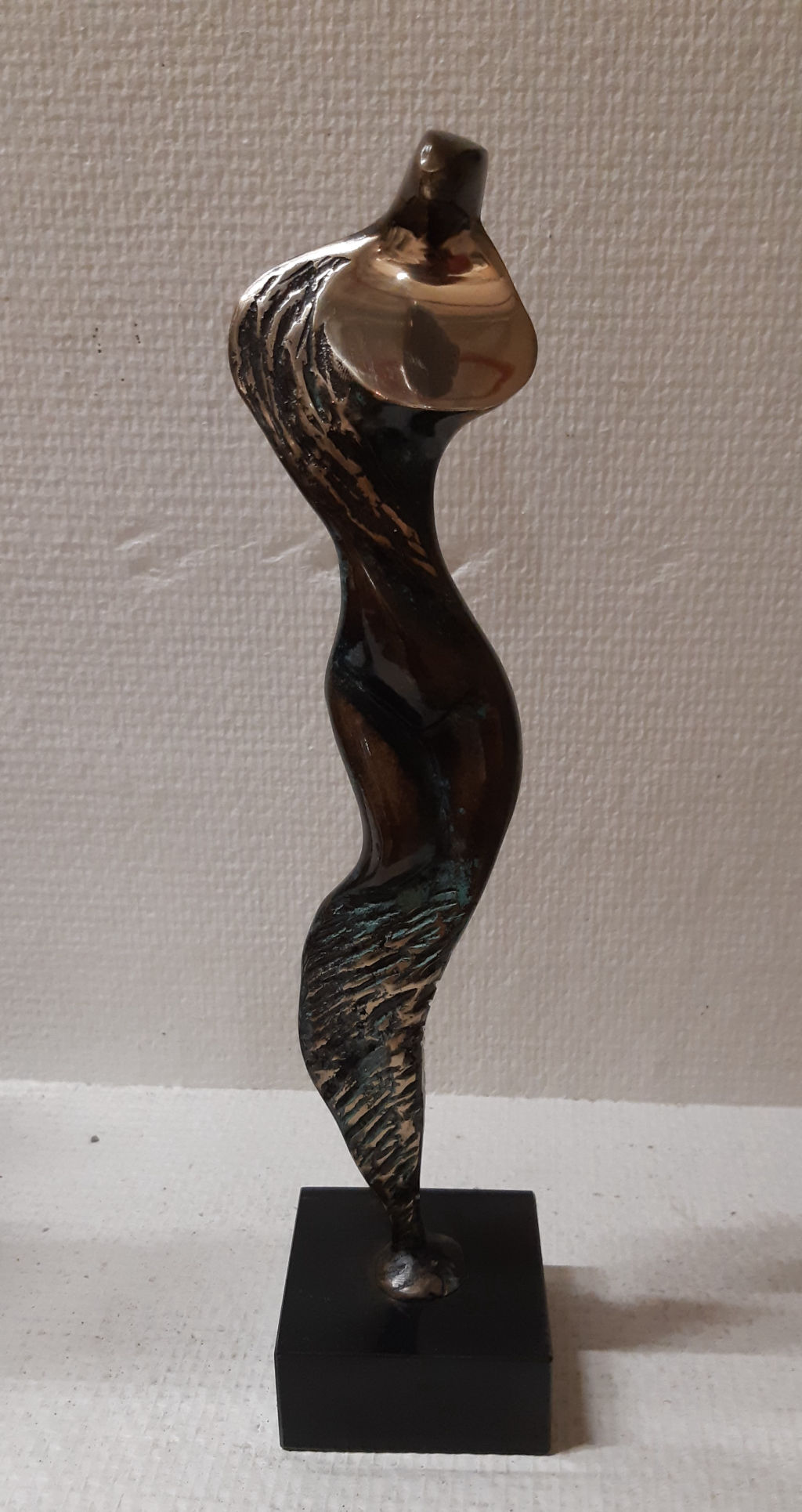 'Bronsskulptur', ett konstverk av Stan Wys