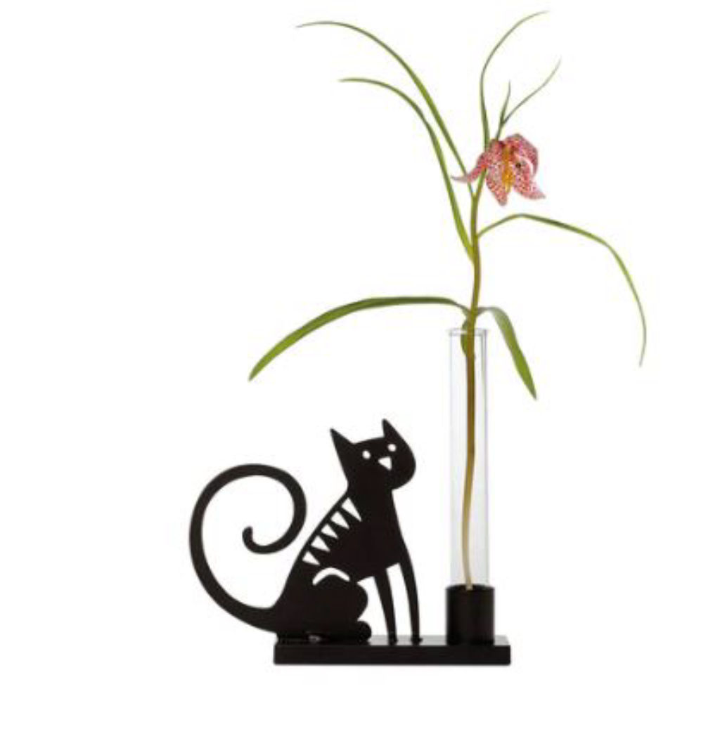 'Sitting Cat', ett konstverk av Bengt & Lotta 