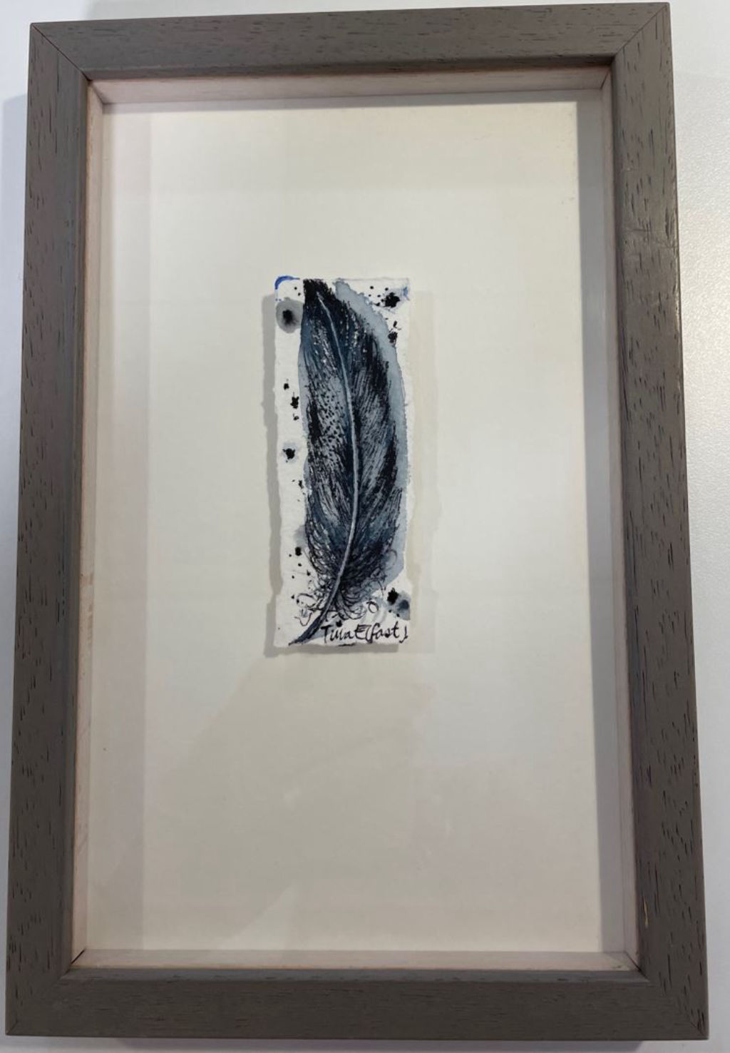 'Fjäder-Bläckakvarell', ett konstverk av Tina Elfast