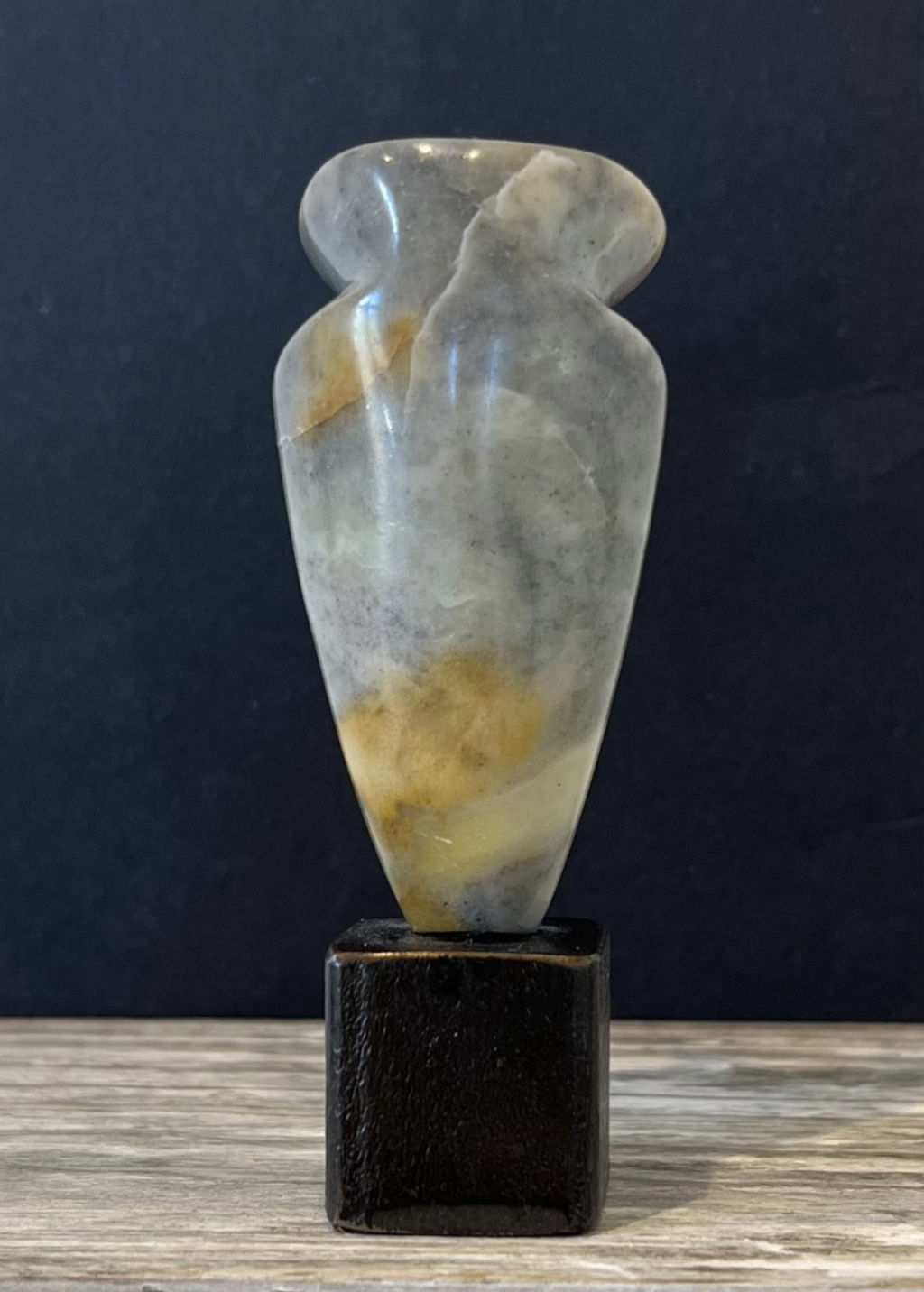 'Liten torso', 2023, ett konstverk av Anna Löwdin