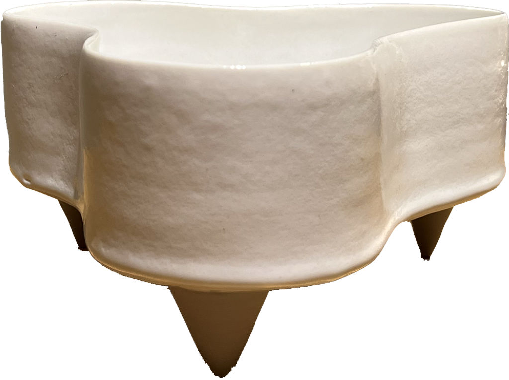 '18. Skål på ben ', ett konstverk av Maria Pohl